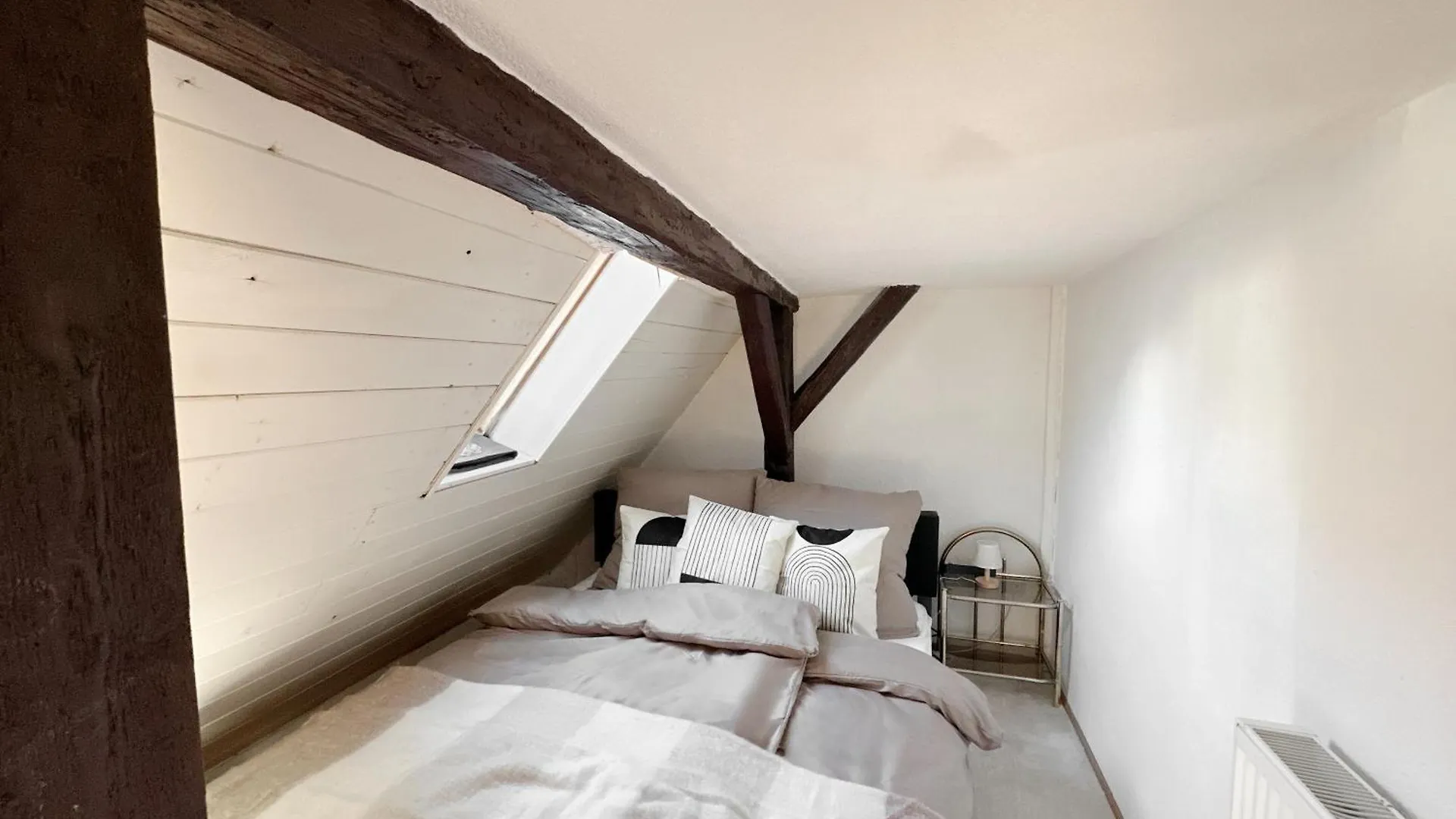 Cozy Central 3 Zimmer Apartment Fuer Bis Zu 8 Gaeste Μέμμινγκεν